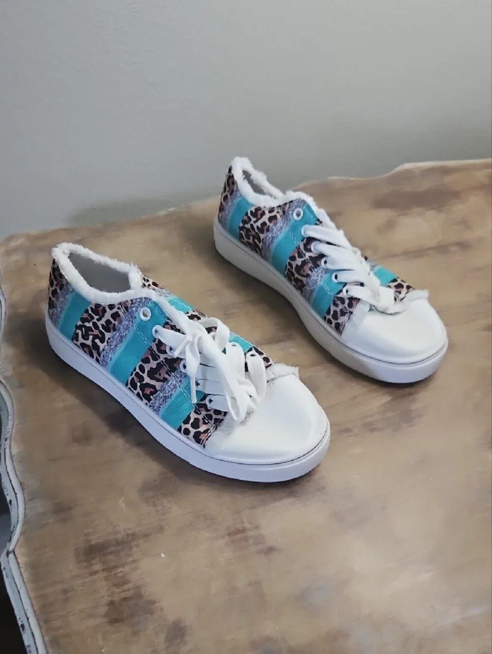 Leopard Print Low-Top Sneakers with Turquoise Stripes - Picture 3 of 5